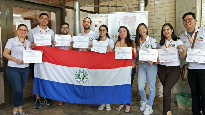 Jóvenes Investigadores de la Universidad Nacional del Este, ganadores de premios en las Jornadas de la Asociación de Universidades del Grupo Montevideo.