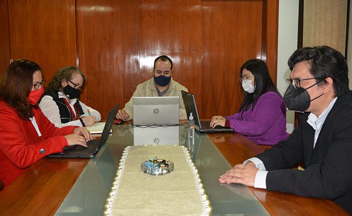 Equipo técnico de la Dirección General de Investigación de la UNE que lleva adelante el proyecto.