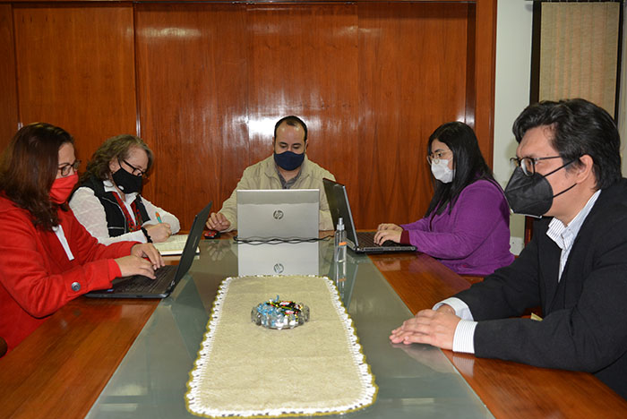 Equipo técnico de la Dirección General de Investigación de la UNE que lleva adelante el proyecto.