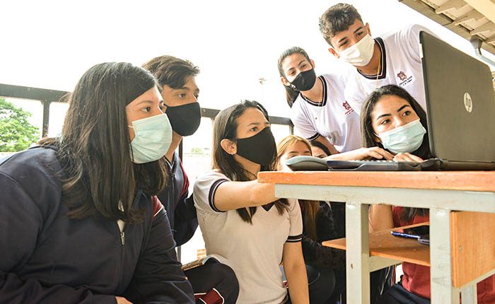 Alumnos del Centro Educativo Municipal, participantes en los proyectos de extensión universitaria.